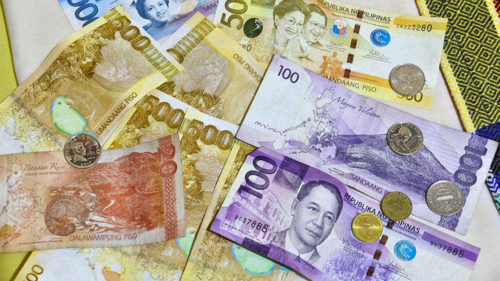 세부 돈 쓰는 법 — 페소 환전, ATM 수수료 250페소, 부가세 12%, 서비스 차지는 직원 몫