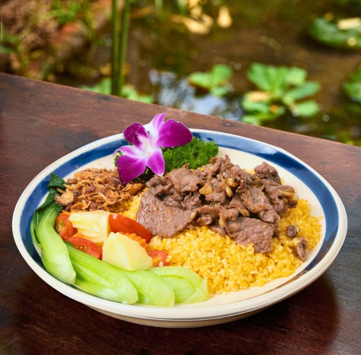 Hoang’s Kitchen 2 3