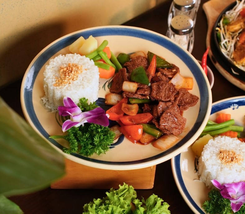 Hoang’s Kitchen 3 2