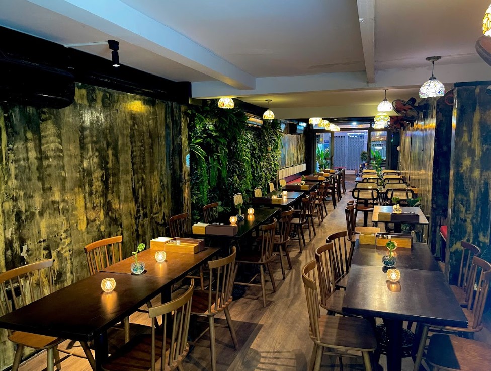 Hoang’s Kitchen 3 4
