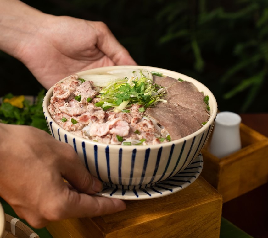 Hoang’s Kitchen 4 1
