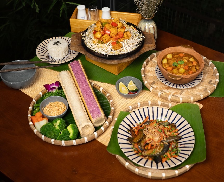 Hoang’s Kitchen 4 3