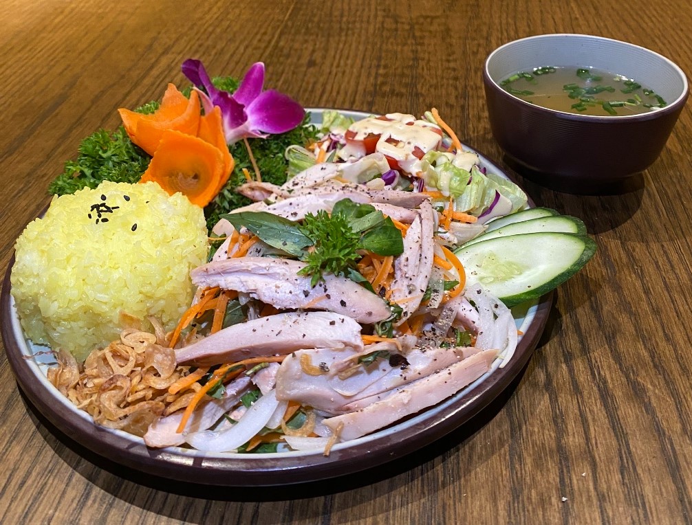 Hoang’s Kitchen Đà Nẵng- Vietnamese & Vegan Food 2